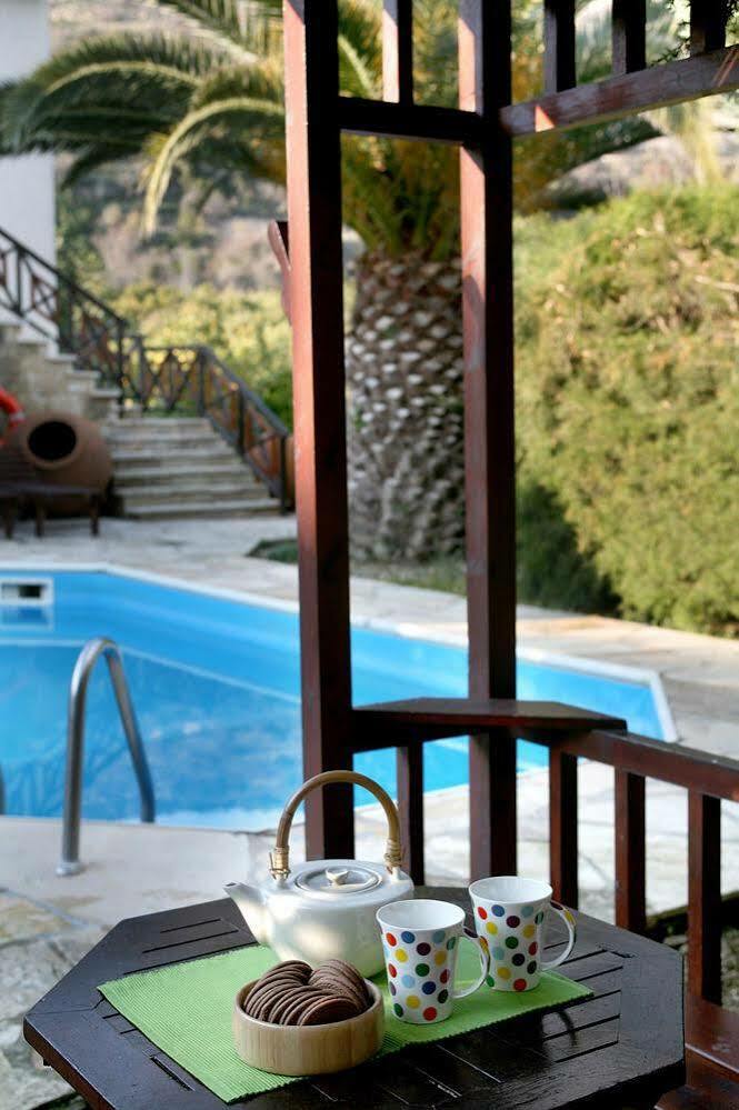 Anna Maria Villa Miliou Luaran gambar
