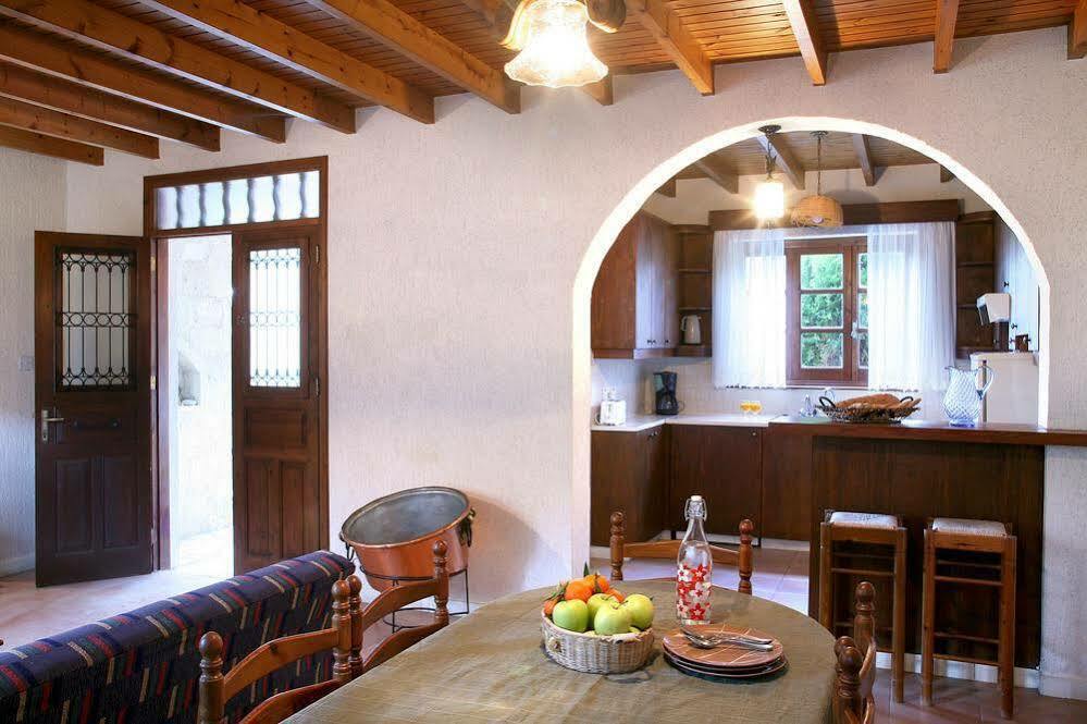 Anna Maria Villa Miliou Luaran gambar